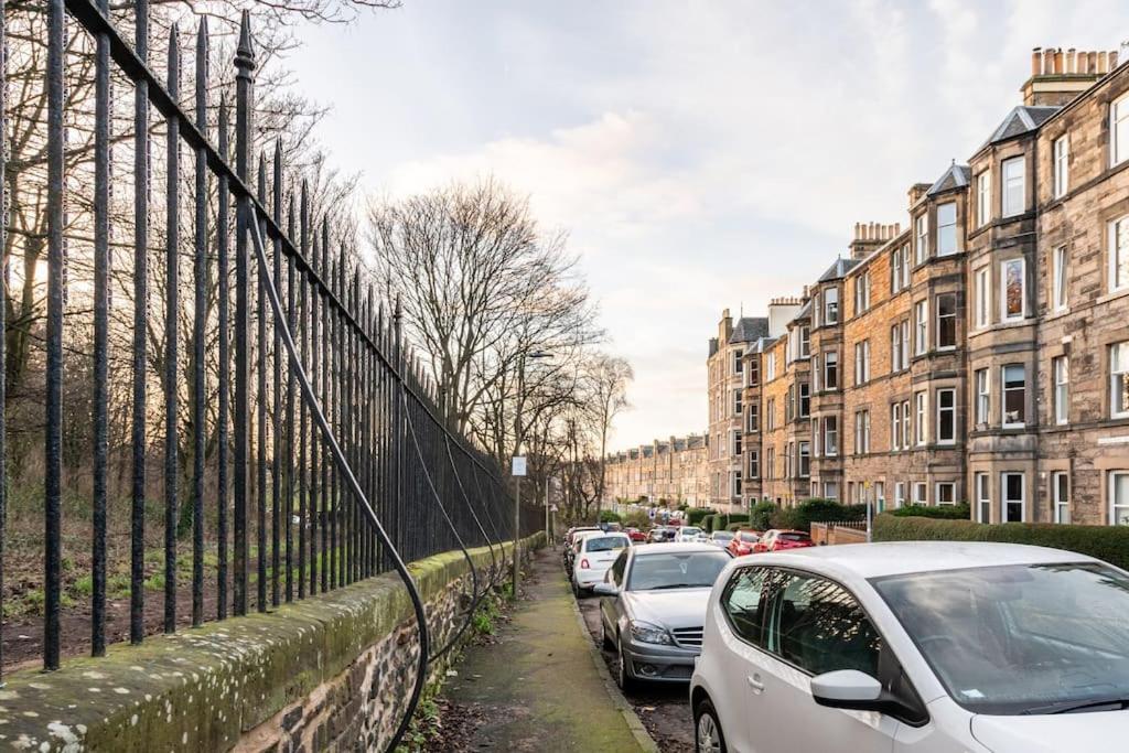 Holyrood Park: Lush & Arty 2 Double Bed Flat Apartment EDI Exterior photo