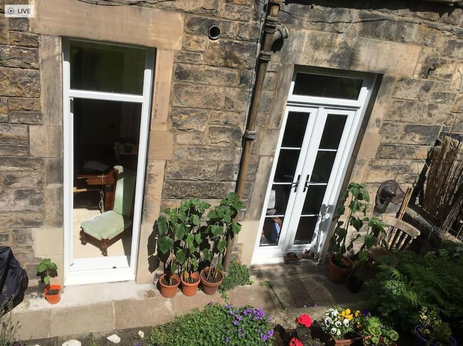 Holyrood Park: Lush & Arty 2 Double Bed Flat Apartment EDI Exterior photo