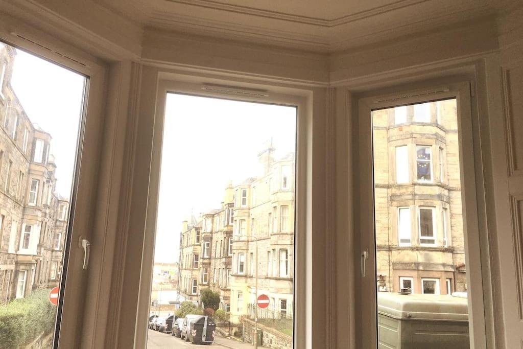 Holyrood Park: Lush & Arty 2 Double Bed Flat Apartment EDI Exterior photo