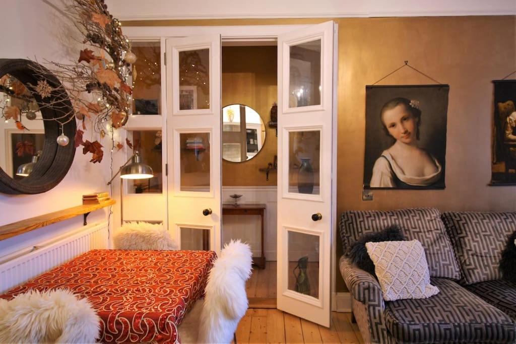 Holyrood Park: Lush & Arty 2 Double Bed Flat Apartment EDI Exterior photo