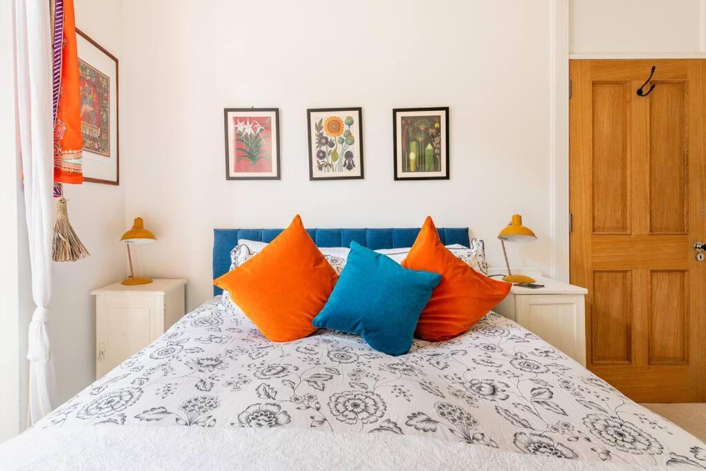 Holyrood Park: Lush & Arty 2 Double Bed Flat Apartment EDI Exterior photo