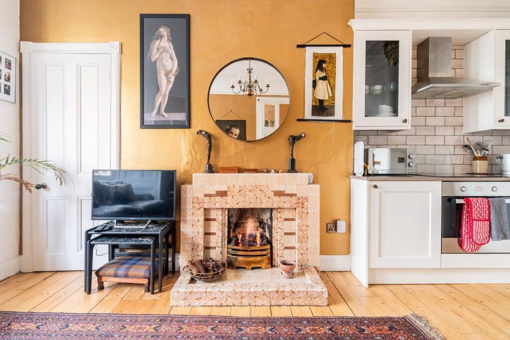 Holyrood Park: Lush & Arty 2 Double Bed Flat Apartment EDI Exterior photo