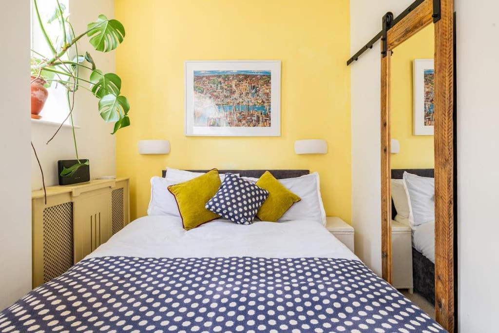 Holyrood Park: Lush & Arty 2 Double Bed Flat Apartment EDI Exterior photo