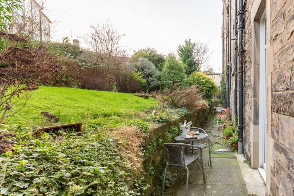 Holyrood Park: Lush & Arty 2 Double Bed Flat Apartment EDI Exterior photo