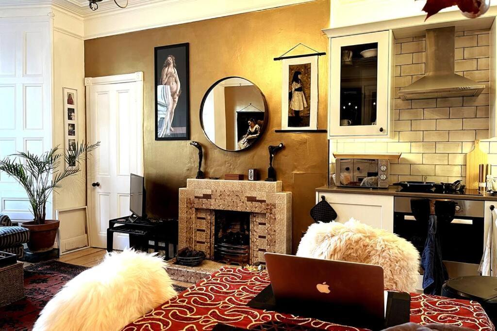 Holyrood Park: Lush & Arty 2 Double Bed Flat Apartment EDI Exterior photo
