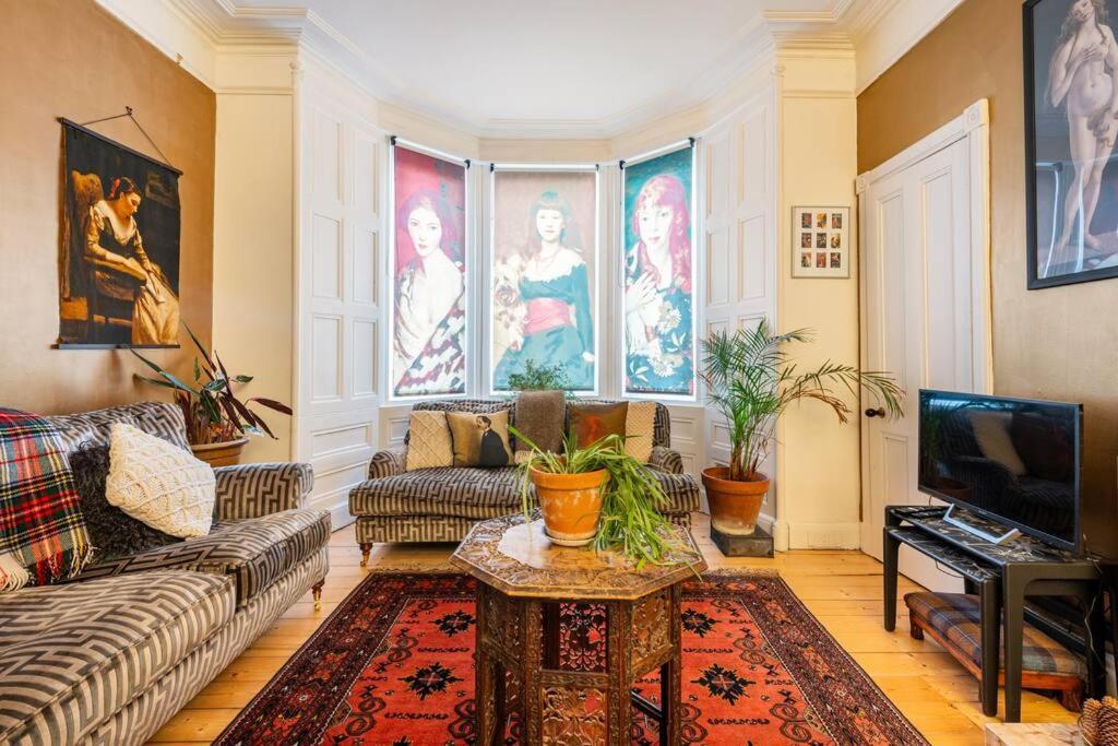 Holyrood Park: Lush & Arty 2 Double Bed Flat Apartment EDI Exterior photo